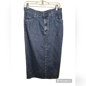 Vintage Lee Denim skirt size 14.